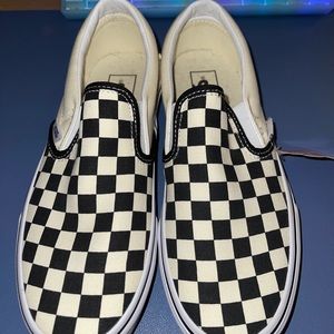 BRAND NEW SIZE 8.0 CLASSIC SLIP ON VANS (BLACK&WHITE CHECKERBOARD)